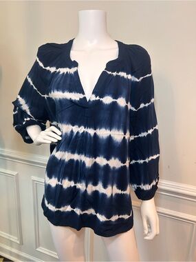 Crown & Ivy Navy Blue And White Horizontal Tie-Dye Peasant Top, Sz. XL